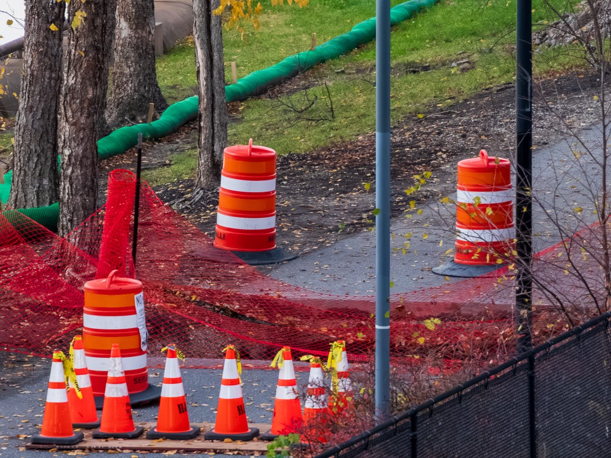 Close-up of sinkhole on the Schuylkill River Trail